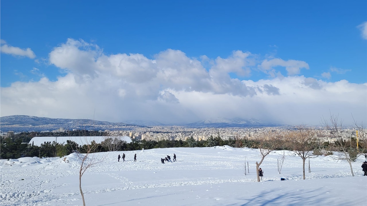 Παραμένουν τα προβλήματα σε πολλές περιοχές των δήμων της Αττικής