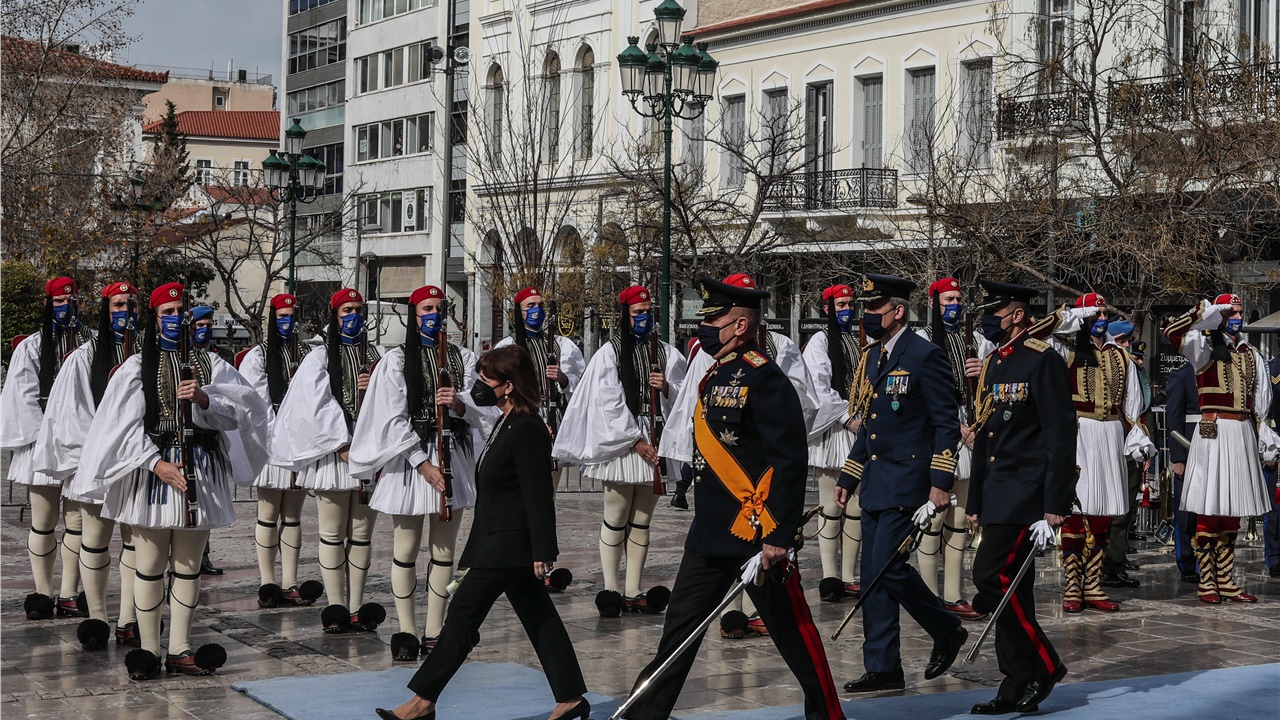 Το τελευταίο αντίο στον Χρ. Σαρτζετάκη