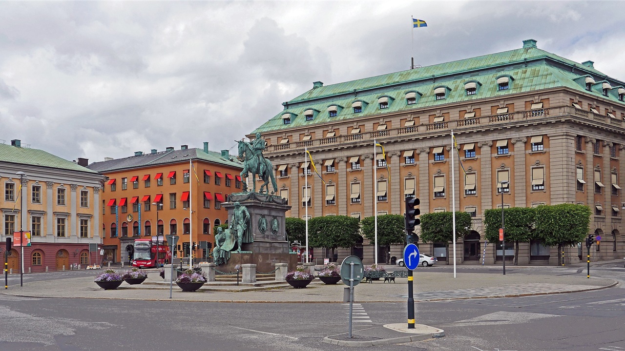 Η Σουηδία κηρύσσει τη λήξη της πανδημίας, παρά τις προειδοποιήσεις...