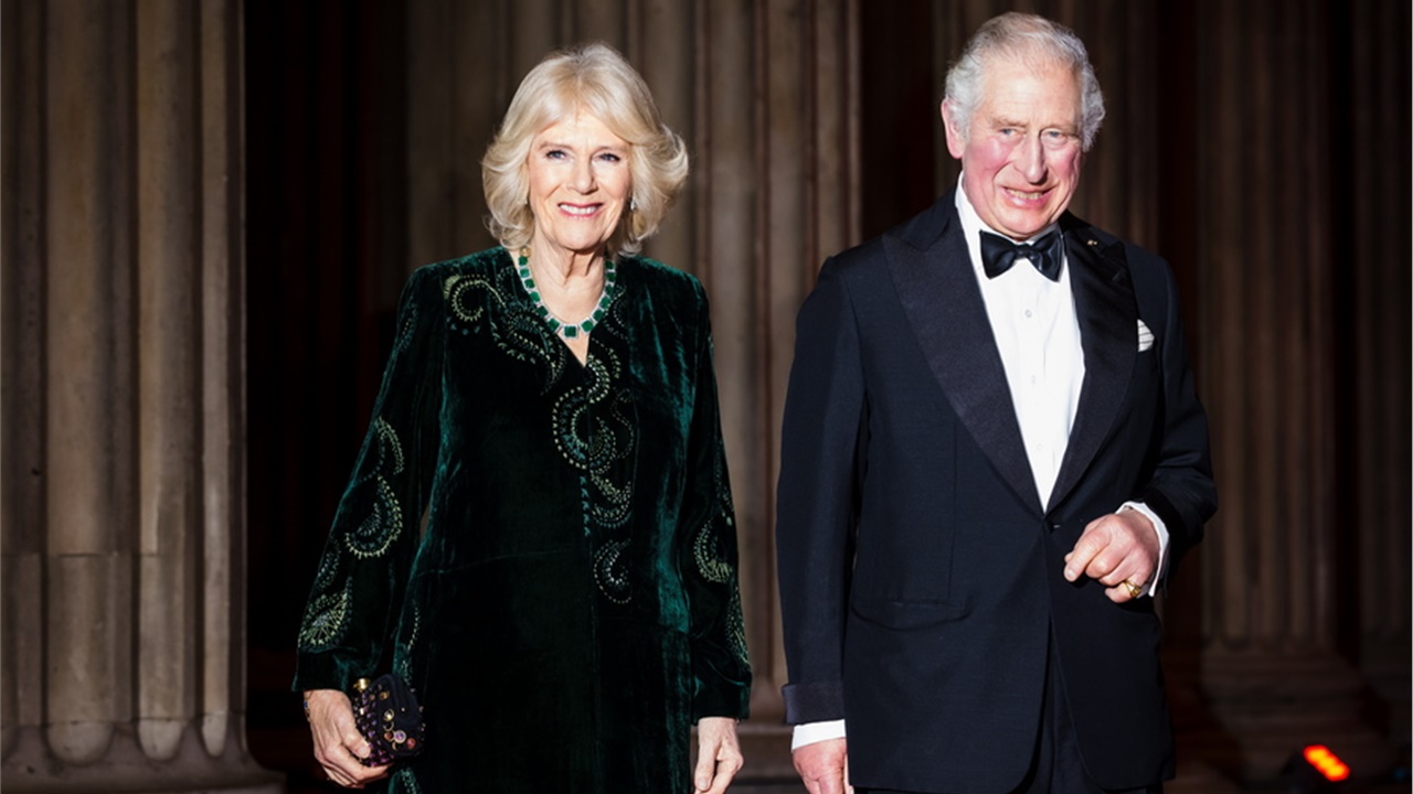 Ο πρίγκιπας Κάρολος διεγνώσθη θετικός στον κορονοϊό για δεύτερη...