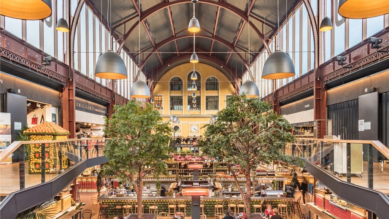 Χαλαρώνουν οι κανονισμοί για τη χρήση μάσκας σε Γαλλία και Ιταλία