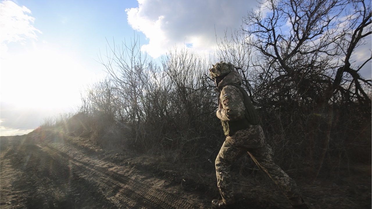 Ουκρανία: Σε κατάσταση εκτάκτου ανάγκης η χώρα για 30 ημέρες