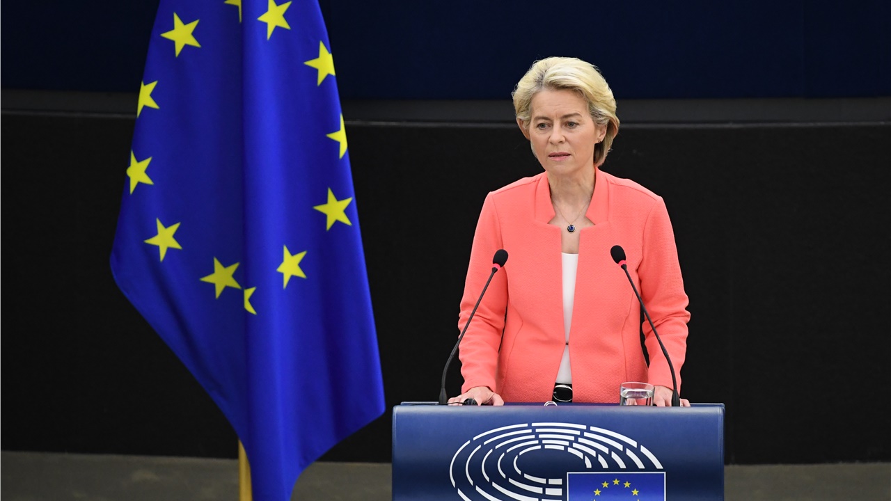 Η ΕΕ έχει αρκετό φυσικό αέριο για αυτόν τον χειμώνα, υποστηρίζει...