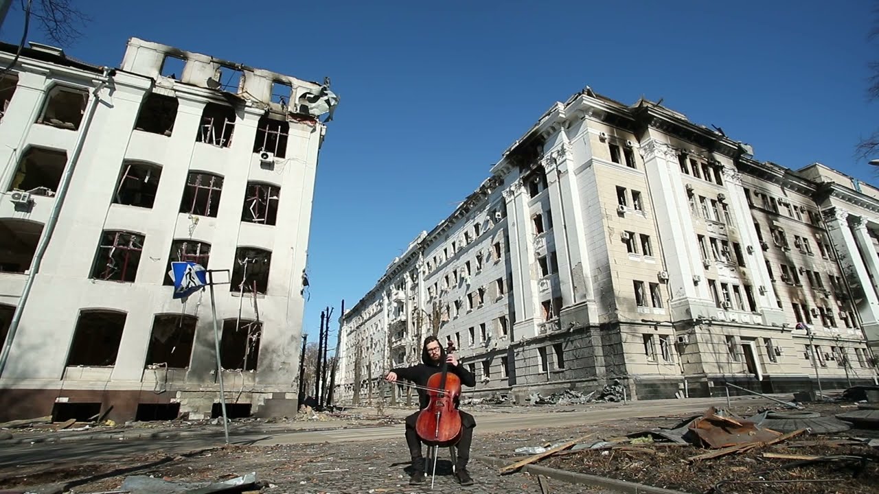 In the streets of Kharkiv, Ukraine-2022 - Bach Cello Suite no