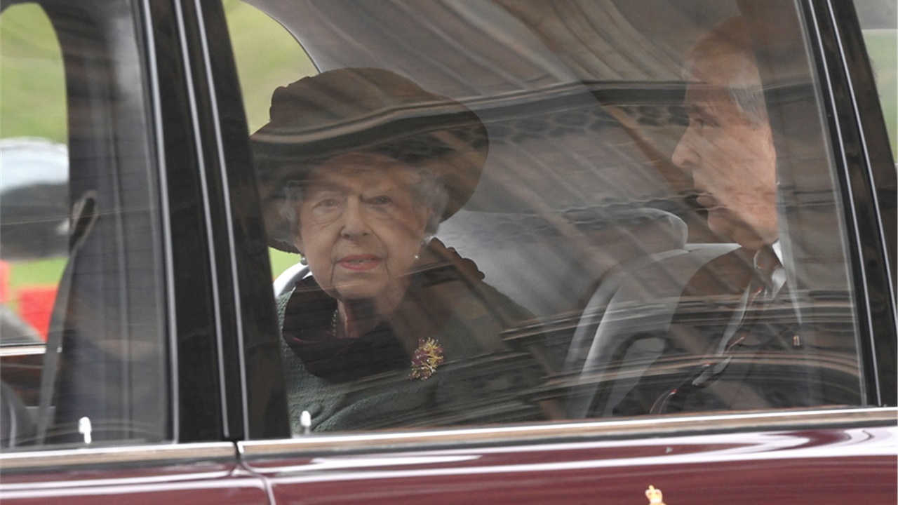 Η βασίλισσα Ελισάβετ τίμησε τη μνήμη του πρίγκιπα Φιλίππου, στην...