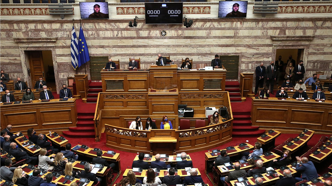 Αντιδράσεις για αναφορά Έλληνα ομογενή ότι πολεμά με το τάγμα...