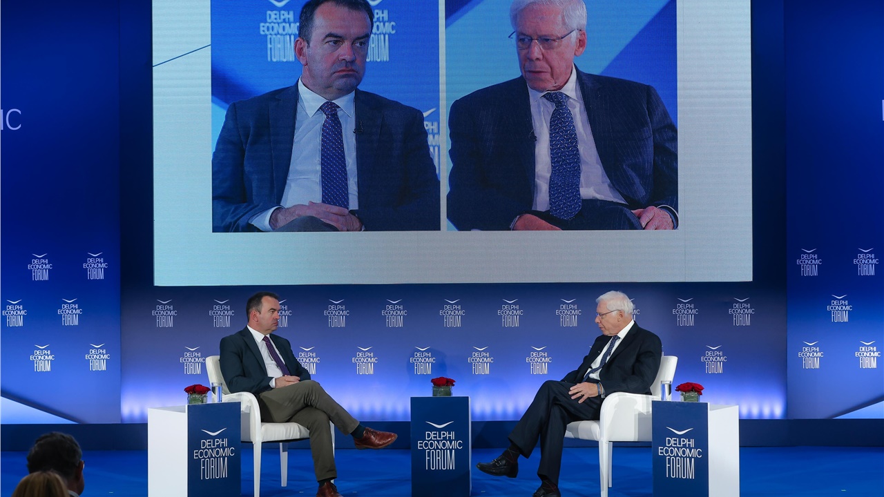 Charles H. Dallara: Θετικό επενδυτικό momentum για την Ελλάδα...