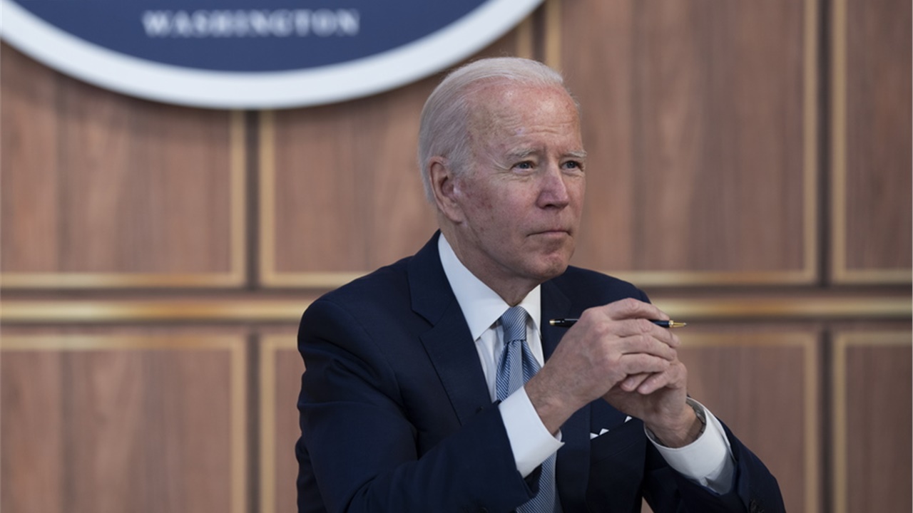 Για «γενοκτονία» κατηγορεί τον Πούτιν ο Αμερικανός Πρόεδρος Τζο...