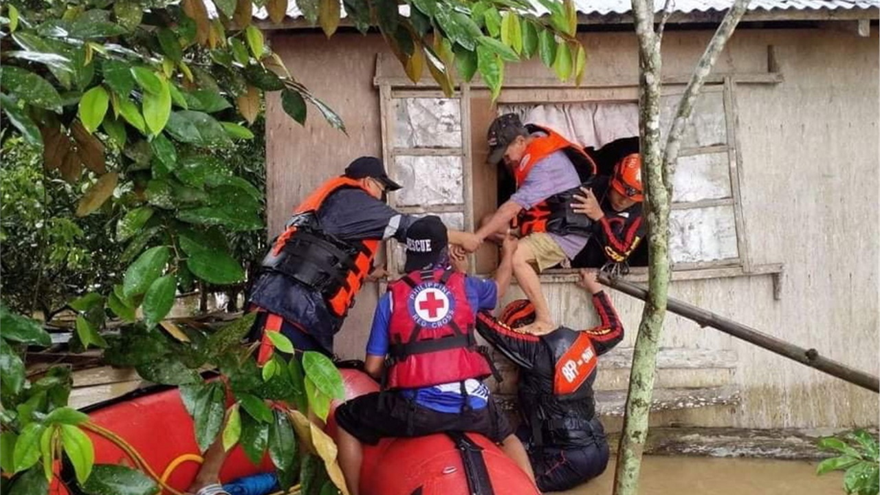 Φιλιππίνες: Ξεπέρασαν τους 120 οι νεκροί από την τροπική καταιγίδα...