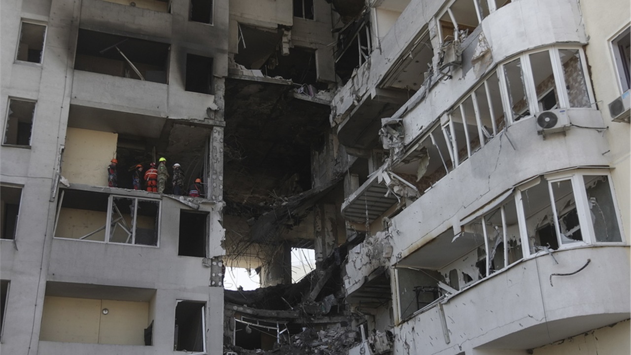 Η Ρωσία σφυροκοπά την Ουκρανία - Αναμένεται να ξεκινήσει η επόμενη...