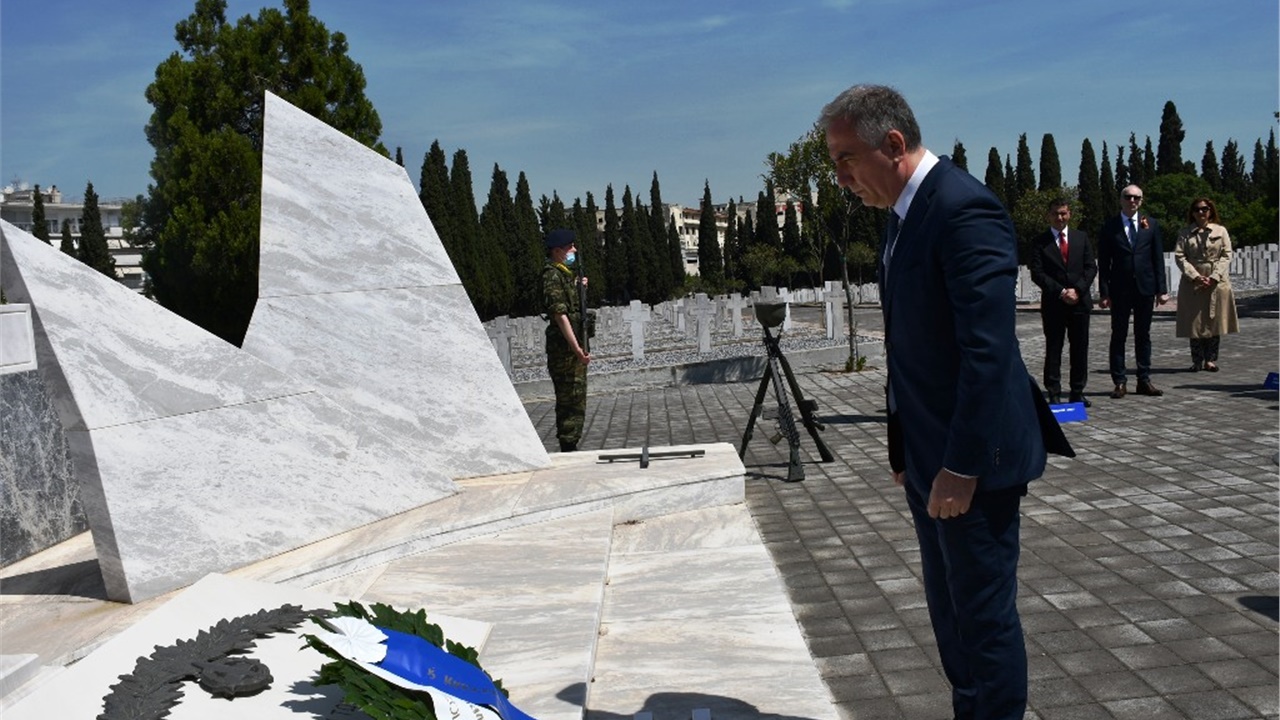 Σταύρος Καλαφάτης: «Η φετινή επέτειος της λήξης του Β΄ΠΠ στιγματίζεται...