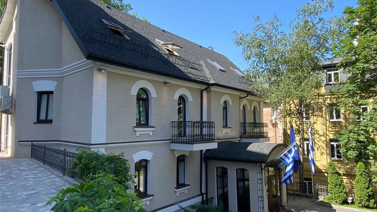 Λειτουργεί ξανά η ελληνική Πρεσβεία στο Κίεβο - Ανέλαβε ως επιτετραμμένος...