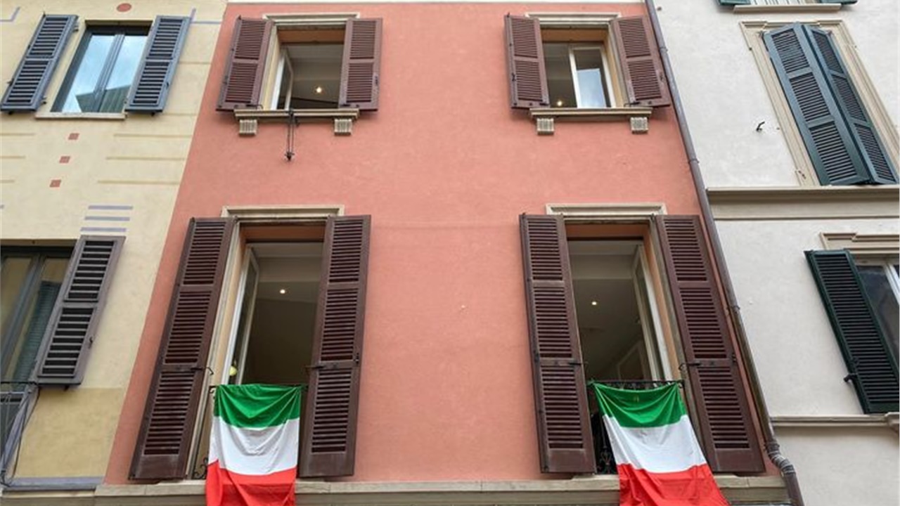 Περίπατος στο κέντρο του Βαρέζε στη βορειοδυτική Λομβαρδία. 