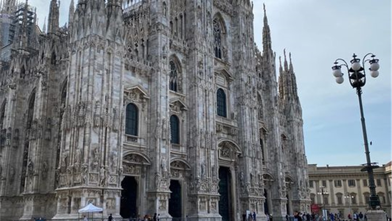 🇮🇹 Πρωινός περίπατος στο Μιλάνο  