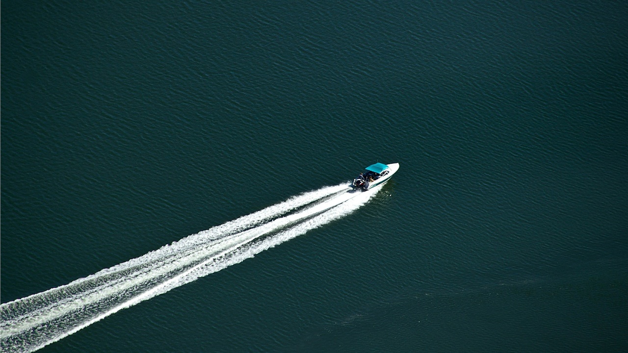 Ένας τραυματίας από τη σύγκρουση δύο ταχύπλοων σκαφών στα γυρίσματα...
