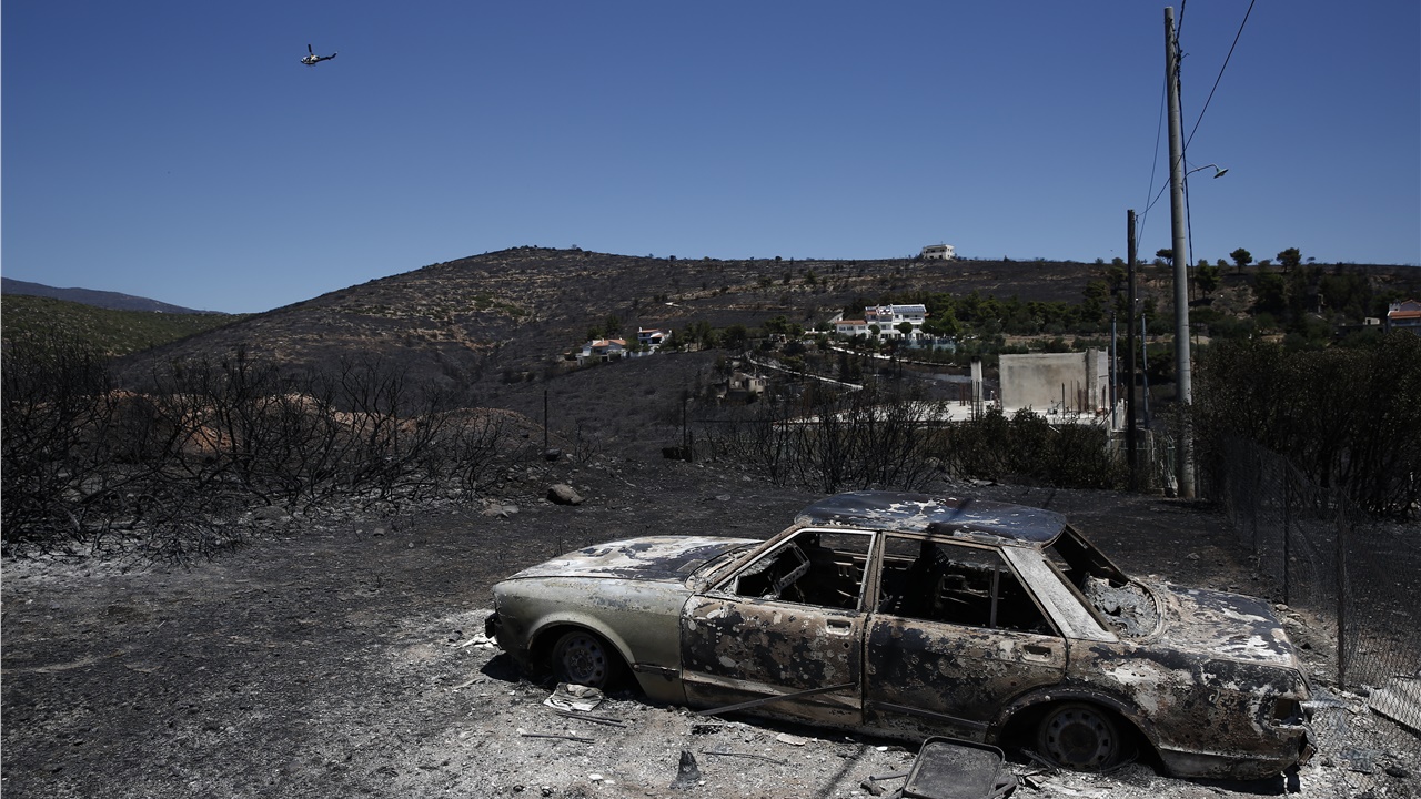 Σε ύφεση η πυρκαγιά στην Πεντέλη και χωρίς ενεργό μέτωπο