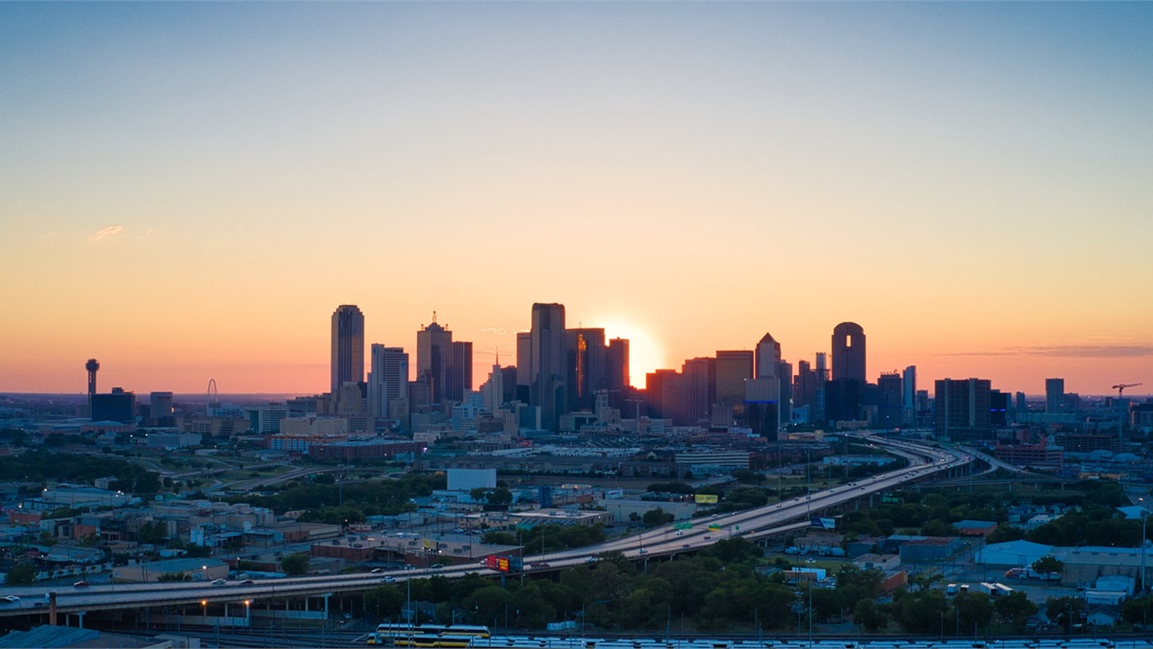 ΗΠΑ: Γυναίκα έβγαλε όπλο και άρχισε να πυροβολεί μέσα σε αεροδρόμιο...