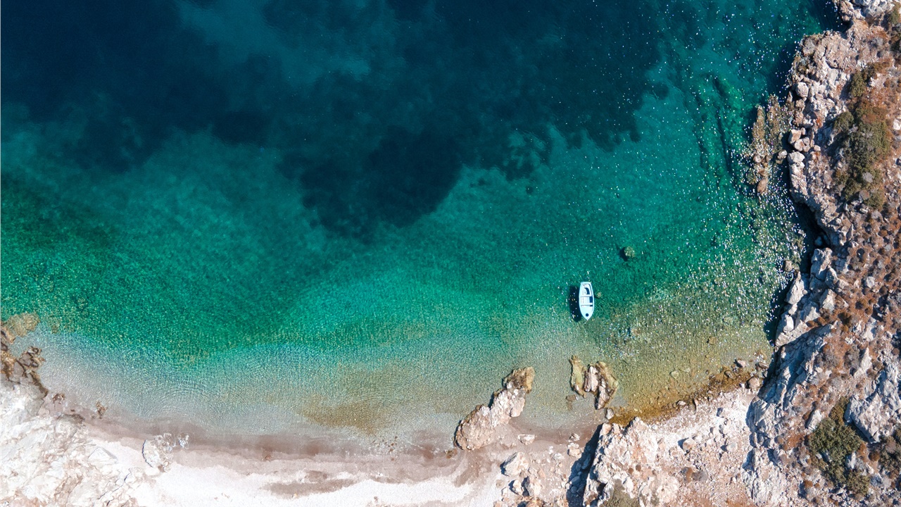 Travel + Leisure: Η Πάτμος στους 15 προορισμούς του κόσμου που...