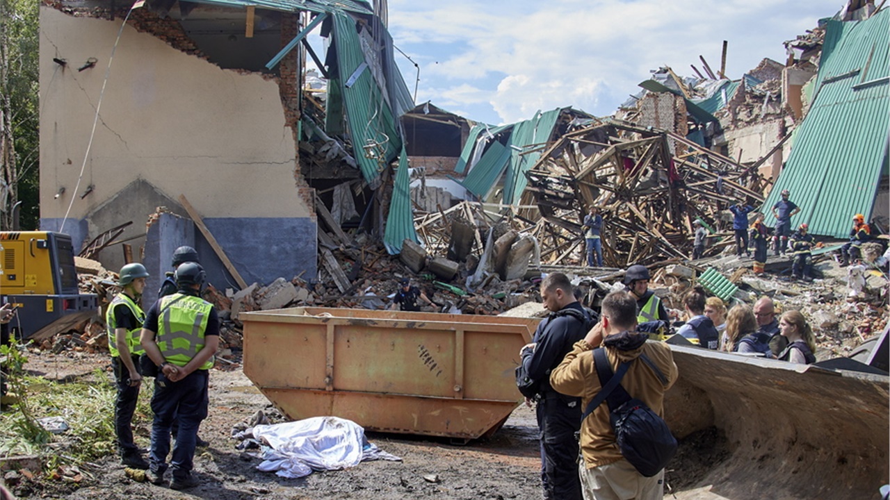 Ε.Ε.: Επέκταση των οικονομικών κυρώσεων κατά της Ρωσίας για έξι...