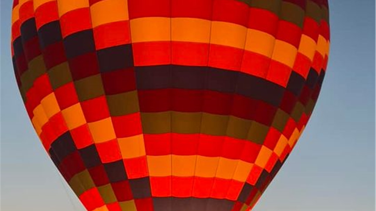 Μαγική Ανατολή  με αερόστατο πάνω από τις κοιλάδας της Καππαδοκίας....