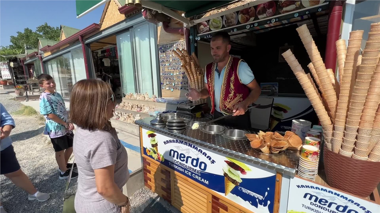 Θέλει υπομονή για μα δοκιμάσετε τα ταχυδακυλουργικα παγωτά χωνάκια...