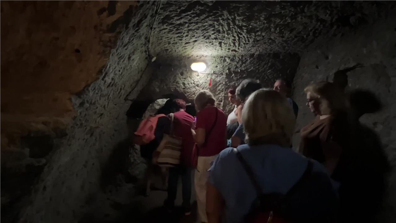 Στην υπόγεια πόλη της Καππαδοκίας  Το 1963 ένας κάτοικος του...