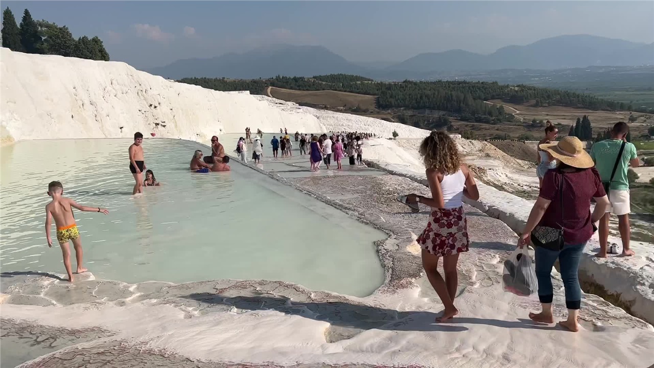 Στις θερμοπηγές  του Παμούκαλε  Το Παμούκαλε βρίσκεται στην επαρχία...
