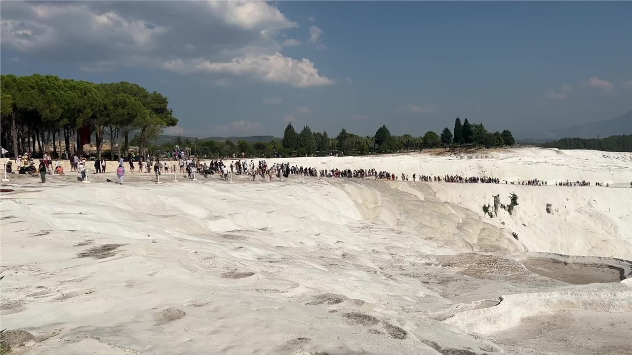 Στις θερμοπηγές  του Παμούκαλε  Το Παμούκαλε βρίσκεται στην επαρχία...