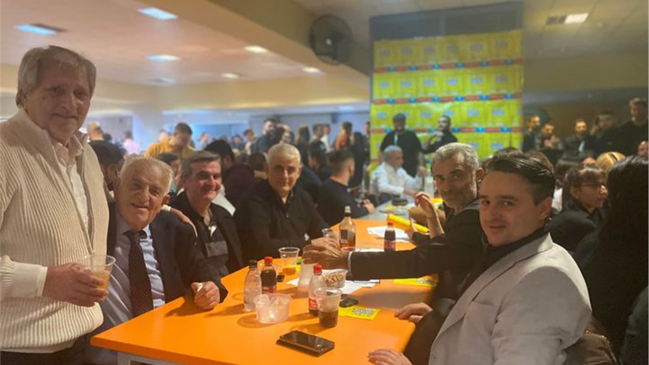 Στιγμιότυπα από το Ποντιακό Γλέντι  Χιλιάδες φοιτητές, σπουδαστές...