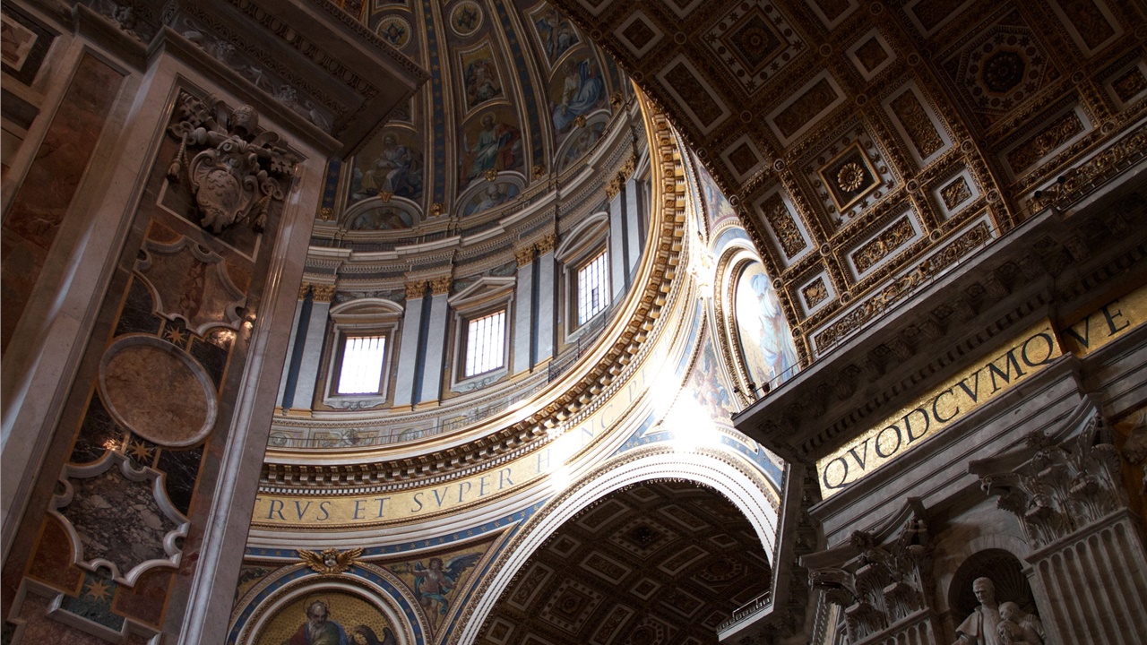 Χιλιάδες άτομα στην κηδεία του πρώην Πάπα Βενέδικτου (Βίντεο)