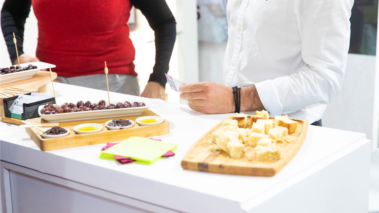 Πρεμιέρα στις 4 Φεβρουαρίου για την 9η ΕΞΠΟΤΡΟΦ - The Greek Fine...