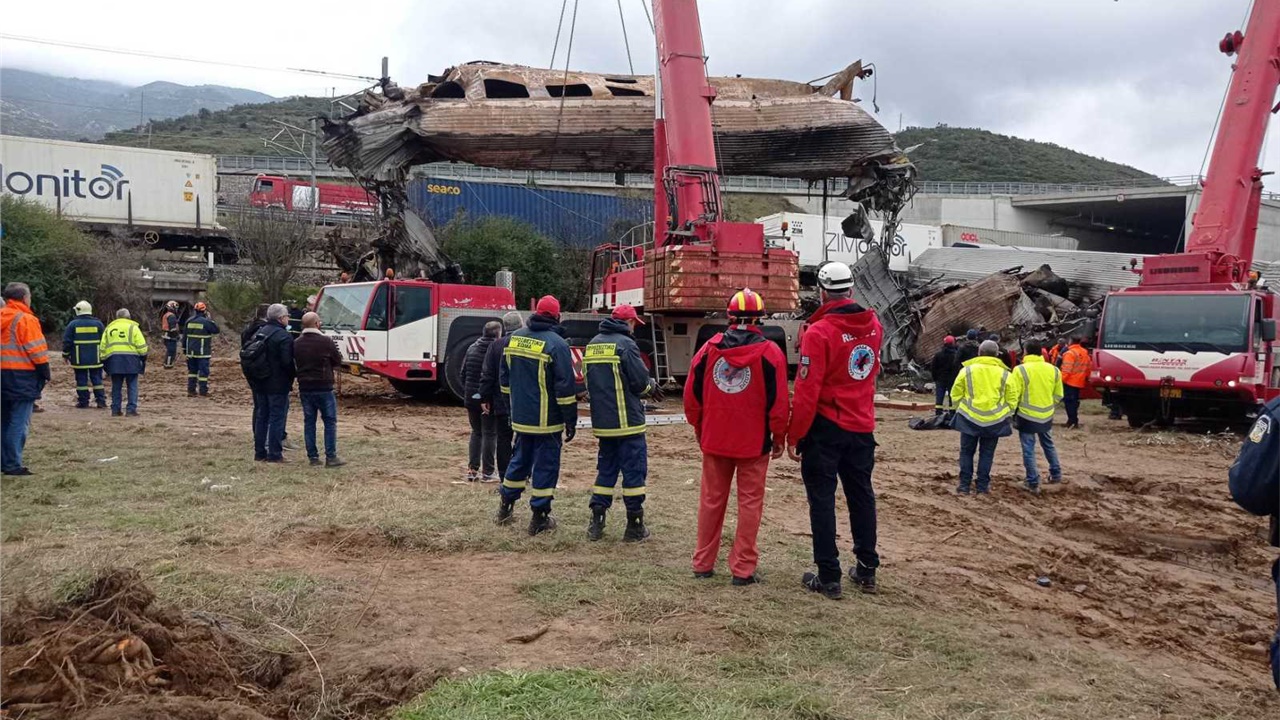 Συγκλονίζουν οι ανθρώπινες ιστορίες του δυστυχήματος στα Τέμπη