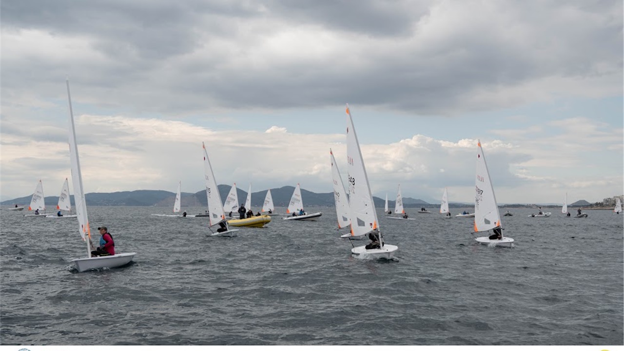 Οι εθνικές ομάδες ILCA 4 και Οπτιμιστ - Δώδεκα ιστιοπλόοι είναι...