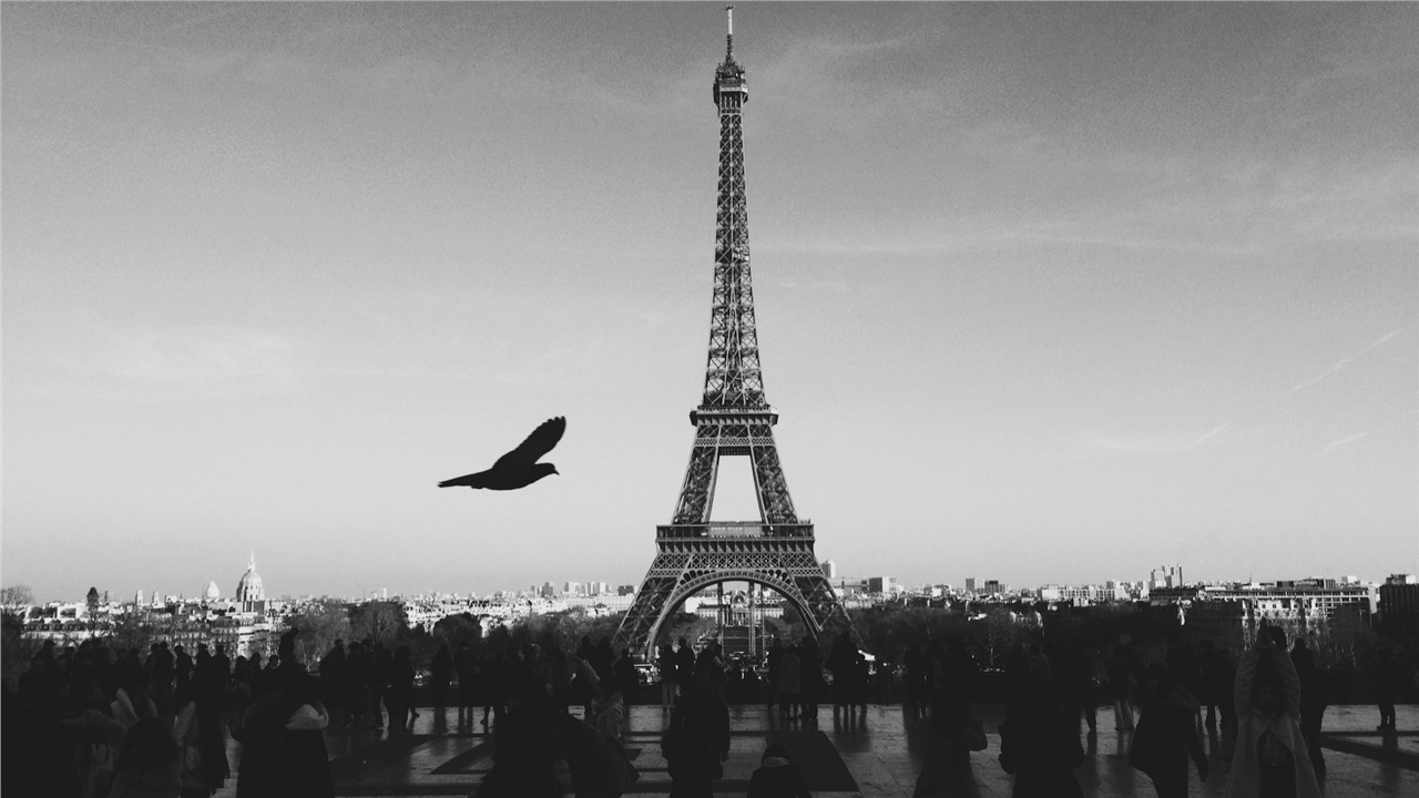 Βίντεο: Στους δρόμους του Παρισιού το 1965