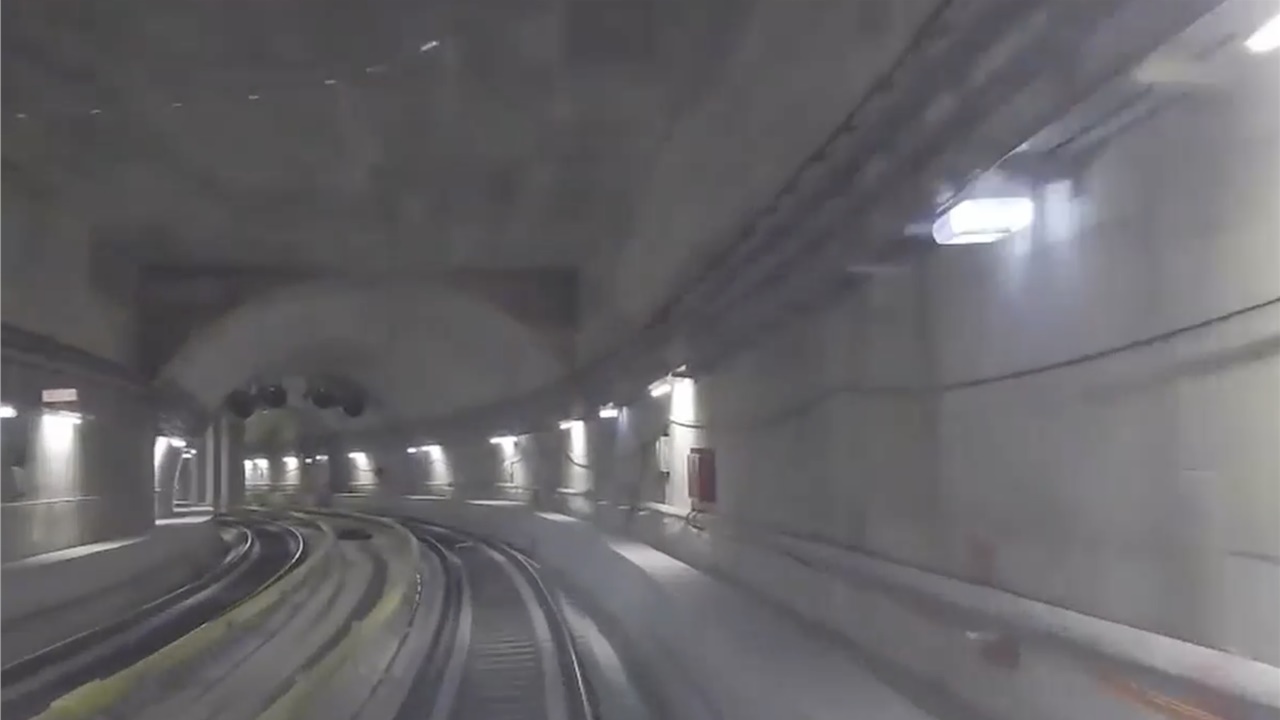 Βίντεο: Δοκιμαστική κίνηση ενός συρμού του Μετρό Θεσσαλονίκης