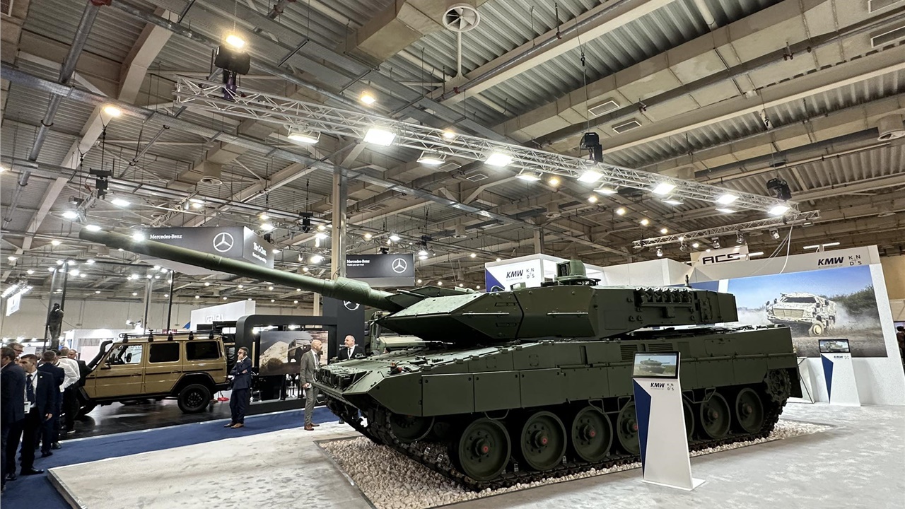 Σε εξέλιξη η Διεθνής Έκθεση για την άμυνα και την ασφάλεια DEFEA...