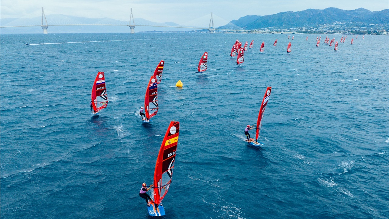 Ιστιοπλοΐα: Με δυνατό αέρα η πρεμιέρα του ανοιχτού ευρωπαϊκού...