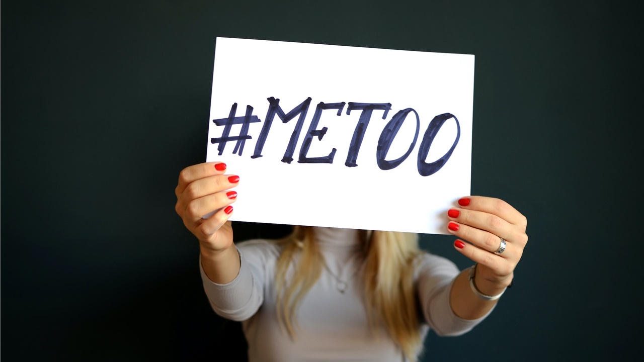 «MeToo»: Το Ευρωκοινοβούλιο ζητά μεγαλύτερη προσπάθεια κατά της...