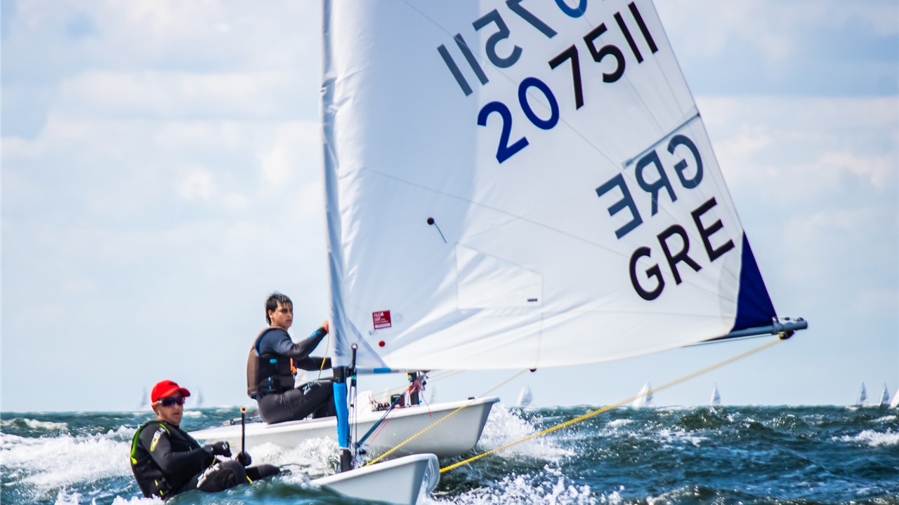 Δυνατό ξεκίνημα των Ελλήνων ιστιοπλόων στο παγκόσμιο πρωτάθλημα...