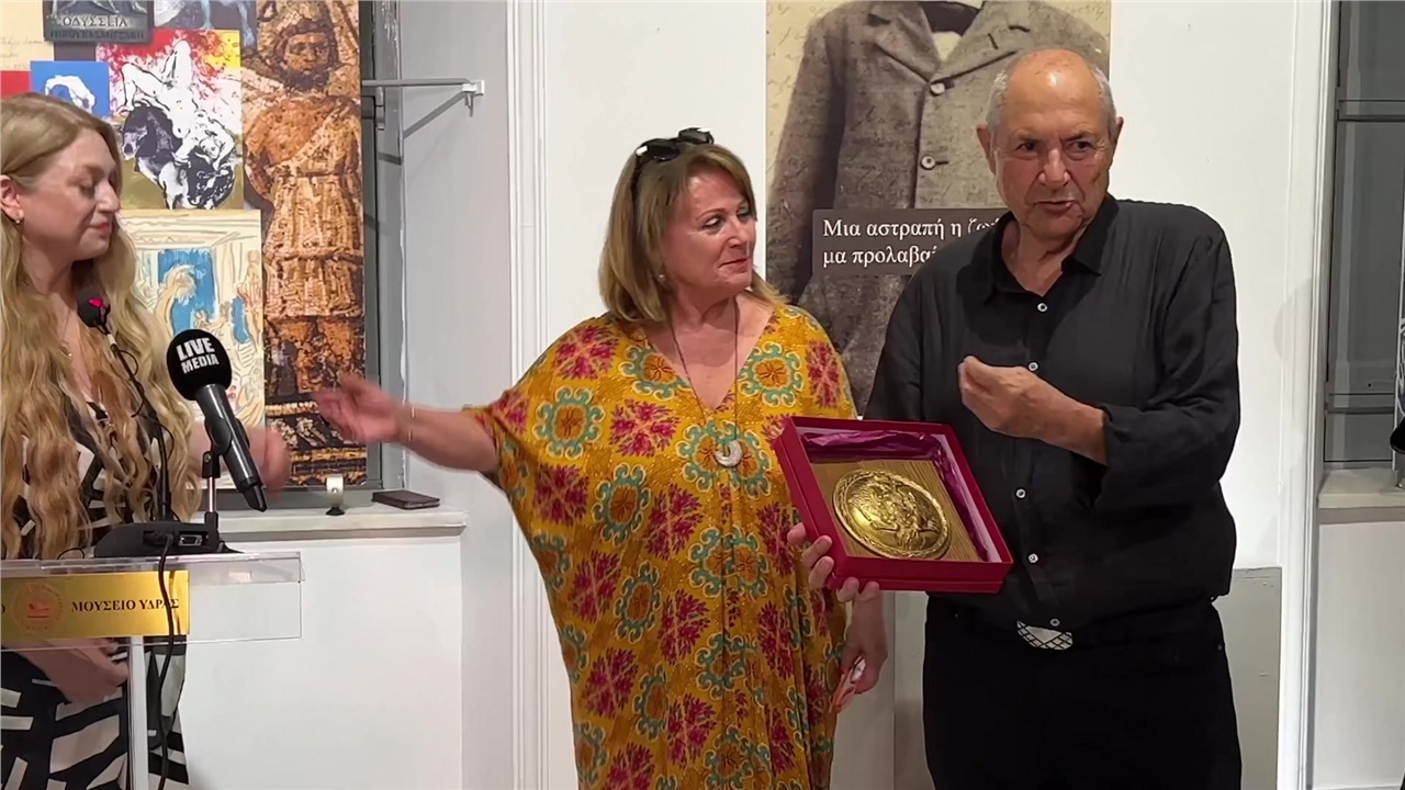 Η Ύδρα τίμησε τον Δάκη Ιωάννου  Αντίγραφο της Ρωσικής Αυτοκρατορικής...