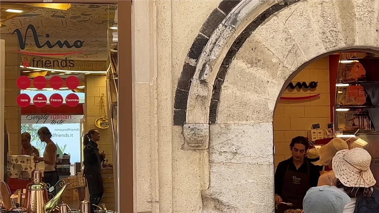 Ταορμίνα, του Ιονίου το μαργαριτάρι   Το ηφαίστειο της Αίτνας...