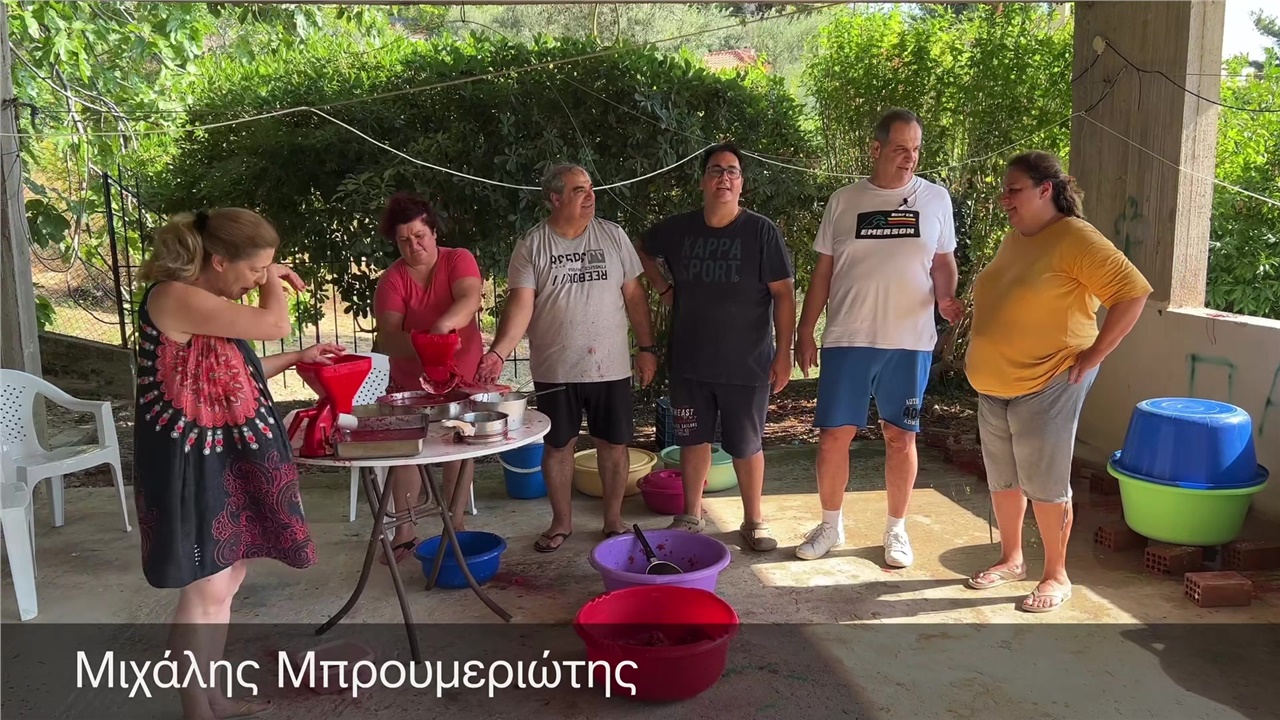 Ενοριάτικος ντοματοπελτές στα ξύλα   Ακολουθώντας τις παραδοσιακές...