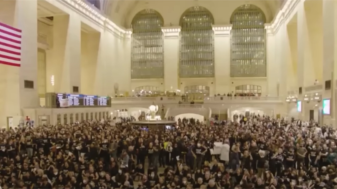 «Αφήστε τη Γάζα να ζήσει»: Μεγάλη συγκέντρωση στη Νέα Υόρκη κατά...