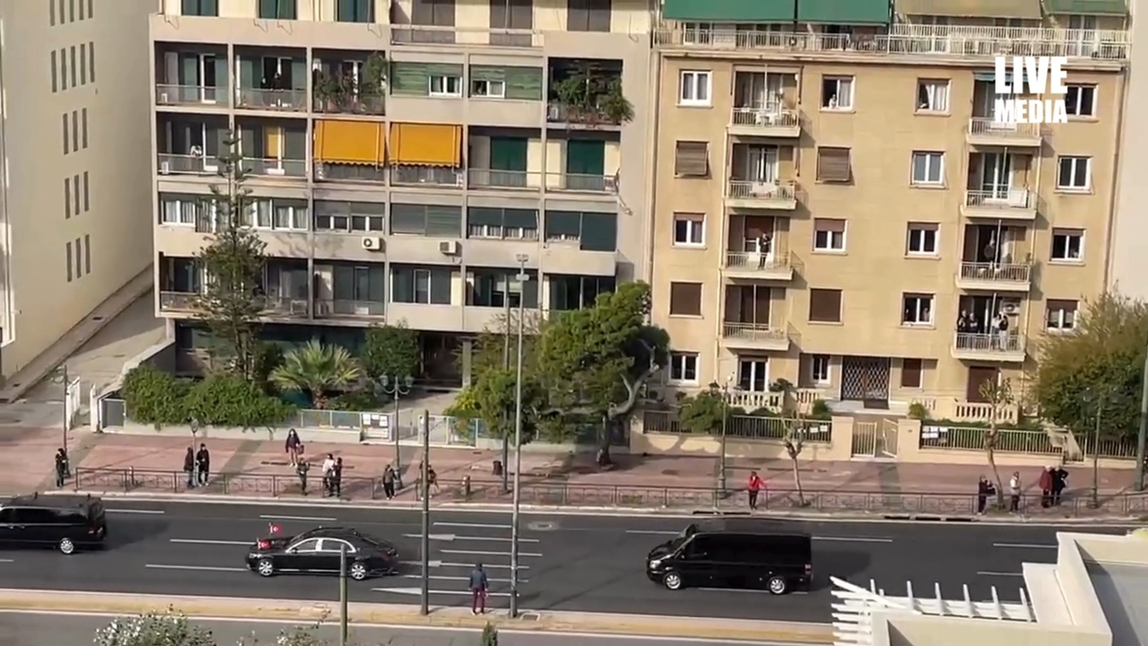 Η αυτοκινητοπομπή του Ερντογάν στους δρόμους της Αθήνας.  