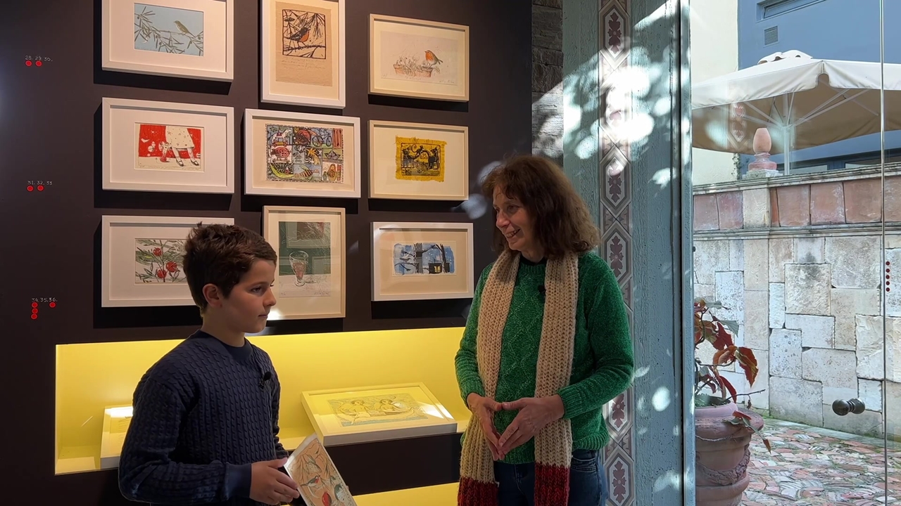 Για το έθιμο της ευχετήριας κάρτας μιλά  στον μαθητή Αντώνη Χατζηπέτρο...