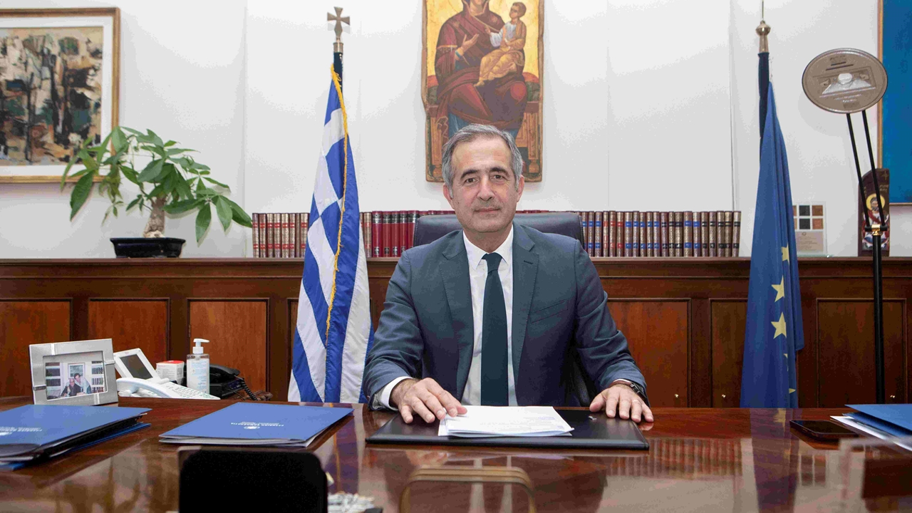 «Ξεκάθαρα θετική» η προοπτική για τη χώρα μας το 2024, σύμφωνα...