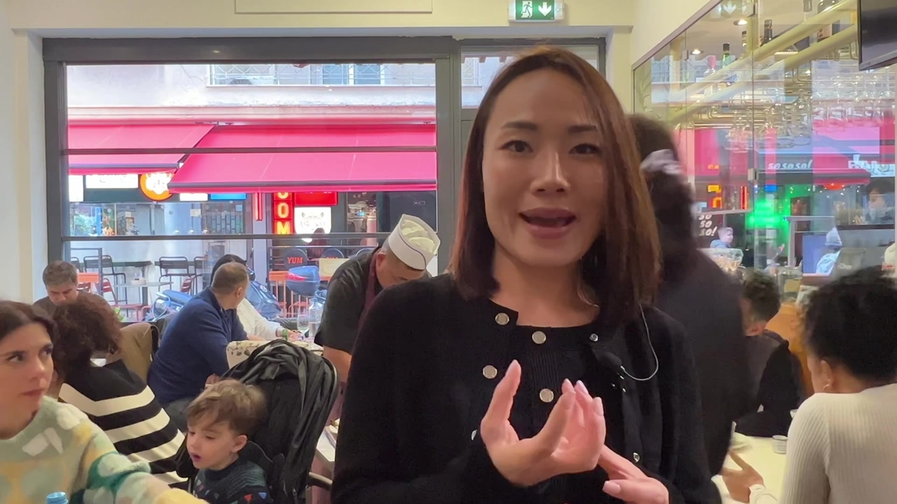 Από το μακρινό Πεκίνο στην καρδιά της Αθήνας, στο Σύνταγμα. Η...