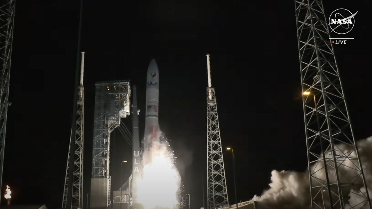 NASA: Εκτόξευση πυραύλου προς τη Σελήνη για πρώτη φορά τα τελευταία...