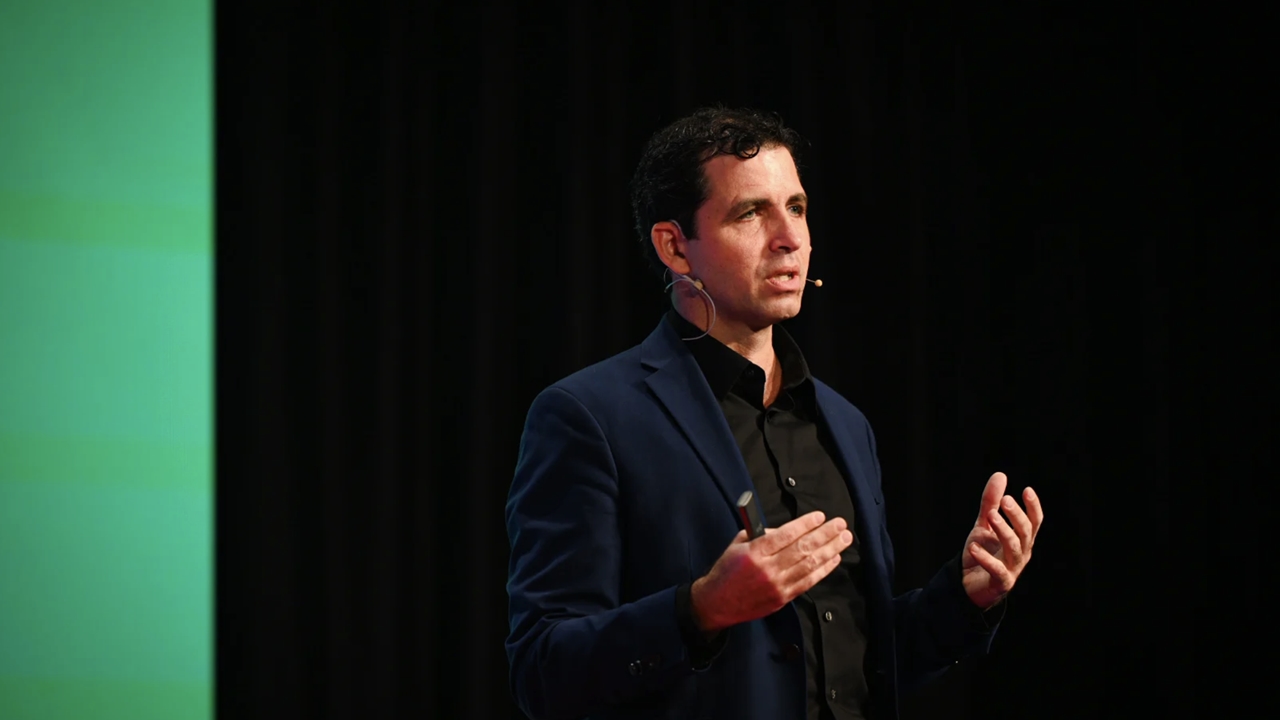 Μανώλης Κέλλης (MIT): Η έρευνα στην υγεία αλλάζει χάρη στην τεχνητή...