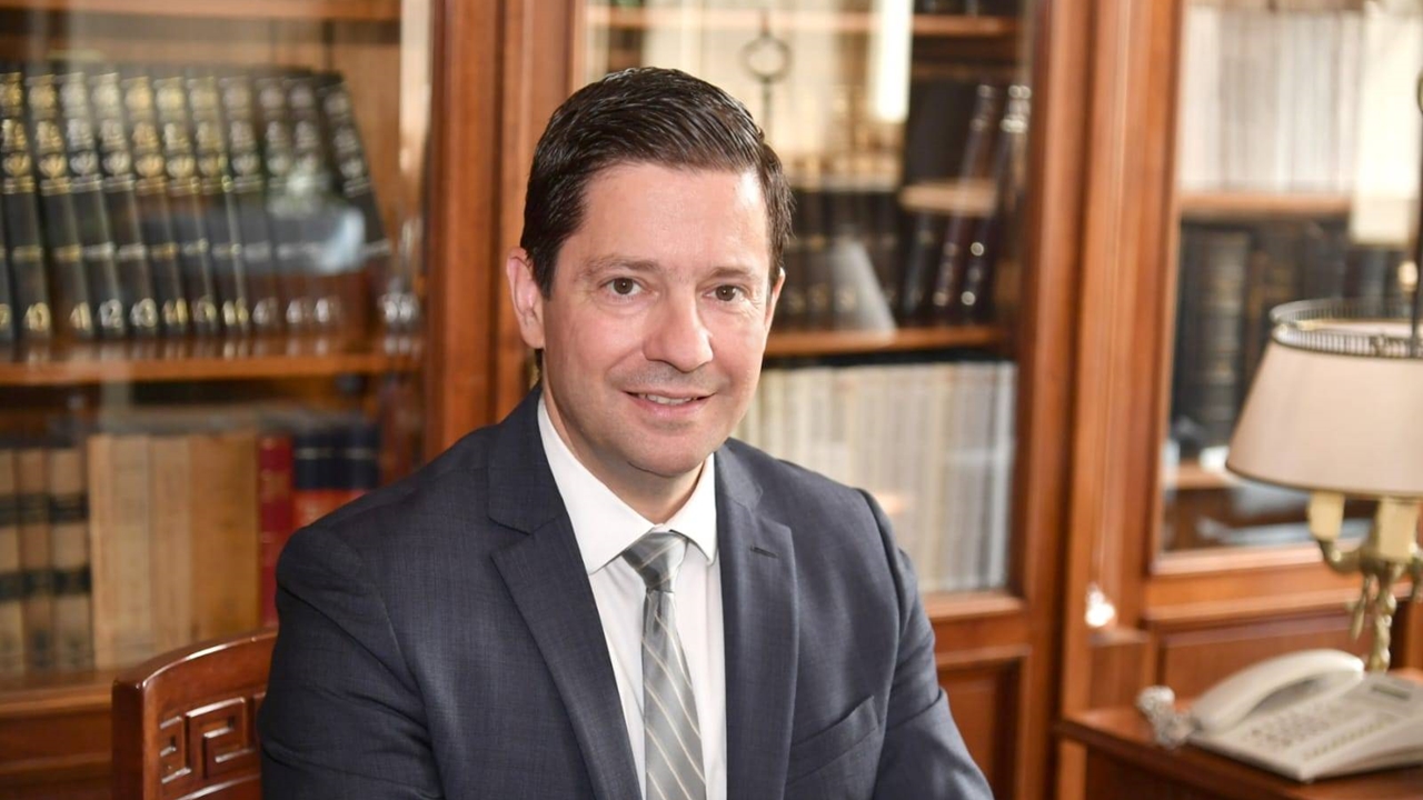 Γεράσιμος Σιάσιος: Ανέλαβε καθήκοντα ο νεότερος πρύτανης στην...